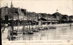 CPA Trouville Seen on the fish shop