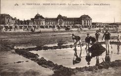 CPA Trouville the queen of the beaches the casino and the beach Sets of children