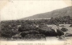 CPA Trouville black rocks