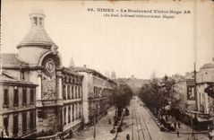 CPA Nimes Prachtstrasse Victor Hugo (an der Unterseite das grosse Theater und der Magne Aufsatz)