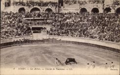 CPA Nimes die Arena Bullfights