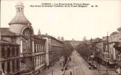 CPA Nimes Prachtstrasse Victor Hugo (an der Unterseite das grosse Theater und der Magne Aufsatz)