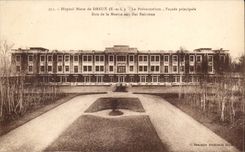 CPA mischte Dreux Krankenhaus das Beobachtungssanatorium Hauptfront-Holz der stummen Frau zu den niedrigen Buschen