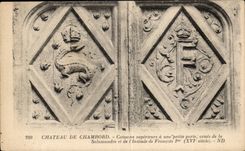 CPA Chateau de Chambord Caissons superieurs a une petite porte ornes de la Salamandre et de l'initiale de Francois 1er
