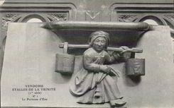 CPA Vendome Stalles de la Trinite La porteuse d'eau