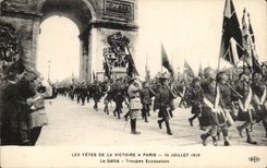 CPA Militaria the festivals of the victory has Paris July 14th  1919 the procession the Scottish troops