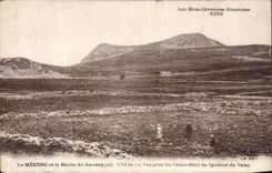 CPA Mezenc and the rock of Jacassy Seen from of the Country cottage Hotel of the trade union of Velay the Cevennes