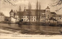 Pequeno seminario de CPA de Fontgombaud Le dam en la hueco