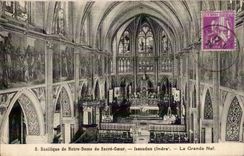 CPA Issoudun Basilique de Notre Dame du Sacre Coeur La grande nef