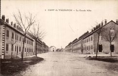 CPA Militaria Camp of Valdahon the large alley