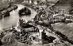 CPA Les Andelys Le chateau Gaillard Vue sur la Seine et ses falaises