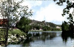 CPSM Les Andelys Les bords de la Seine et le chateau Gaillard