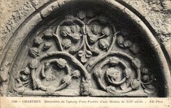 CPA Chartres Decoration of the tympanum of a window of a house of 13th