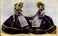 CPSM Violettes de Toulouse Costume regional Poupee d'Horphin Folklore Poupee