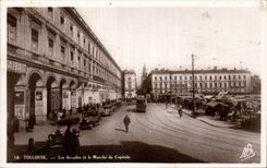 Toulouse - Les Arcades et le Marche du Capitole - CPA 