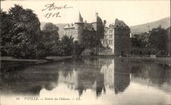 Vizille - Entrance of the Castle - CPA