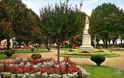 Dax - Place Thiers et Statue de Bords - CPA 