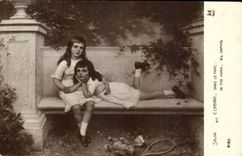 CPA Fantaisie Salons Cabane Dans le parc