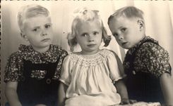 Fantasia - ninos - tres ninos justos dulces - CPA