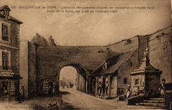 CPA Dieppe Library retrospective Collection according to the watercolours of Amedee Feret Gate of the Bar 1820
