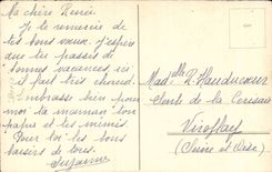 El nino del ilustrador de la fantasia de CPA persigue perros