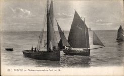 CPA Dieppe Sinners returning to the port