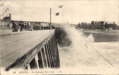 CPA Dieppe the pier by heavy weather
