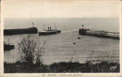 CPA Dieppe Entrance of a steamer