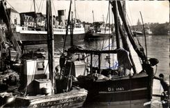 CPA Dieppe Vessels fishing and steamers