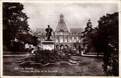Le Havre - el ayuntamiento y el jardin publico - CPA