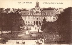 CPA Le Havre el ayuntamiento y el jardin