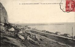 Direccion de Le Havre Sainte - vista del pie del acantilado CPA