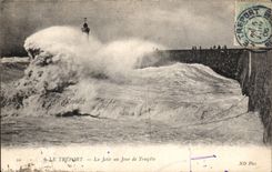 Treport it Thrown - One Day of Storm Lighthouse Lighthouse - CPa