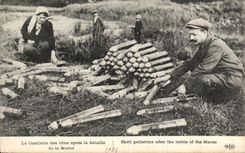 CPA Militaria the gathering of the shells after the battle of the Marne