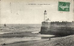 CPA Treport el embarcadero tiene faro de la marea baja