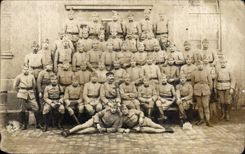 Hairy CPA Real photo Militaria Soldier Regiment