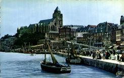 CPSM Treport Le port y el St Jacques de la iglesia