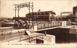 Puente rotatorio de CPA Treport Le y la cabana grande del pais