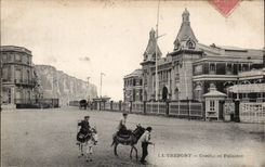 Casino de CPA Treport y mula del burro del asno de los acantilados