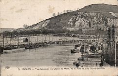 CPA Rouen Overall picture of the Field of Mars of the Seine and Cote Sainte Catherine