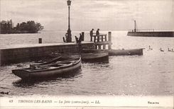 CPA Thonon les Bains the pier (against day)