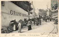 CPA Angouleme Le marche aux legumes
