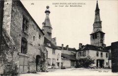 Saint Pourcain on Sioule - Court of the Benedictines - CPA