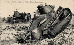 CPA Militaria Tank Tanks climbing of the summits rocheueses