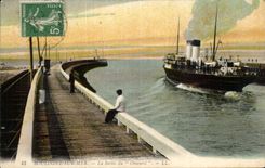 CPA Boulogne on Sea the exit of Onward Boat