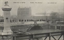Raw CPA Paris of the Seine Flood of January 1910 Morland Bridge