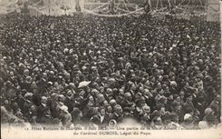 CPA Chartres Festivals mariales June 6th  1927 part of crowd during the short speech of the cardinal Dubois Papal legate
