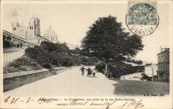 CPA Angouleme La cathedrale vue prise de la rue Saint Antoine 