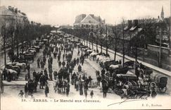 CPA Arras Le marche aux chevaux TOP