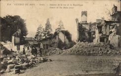 CPA Senlis Houses of the street of the Republic